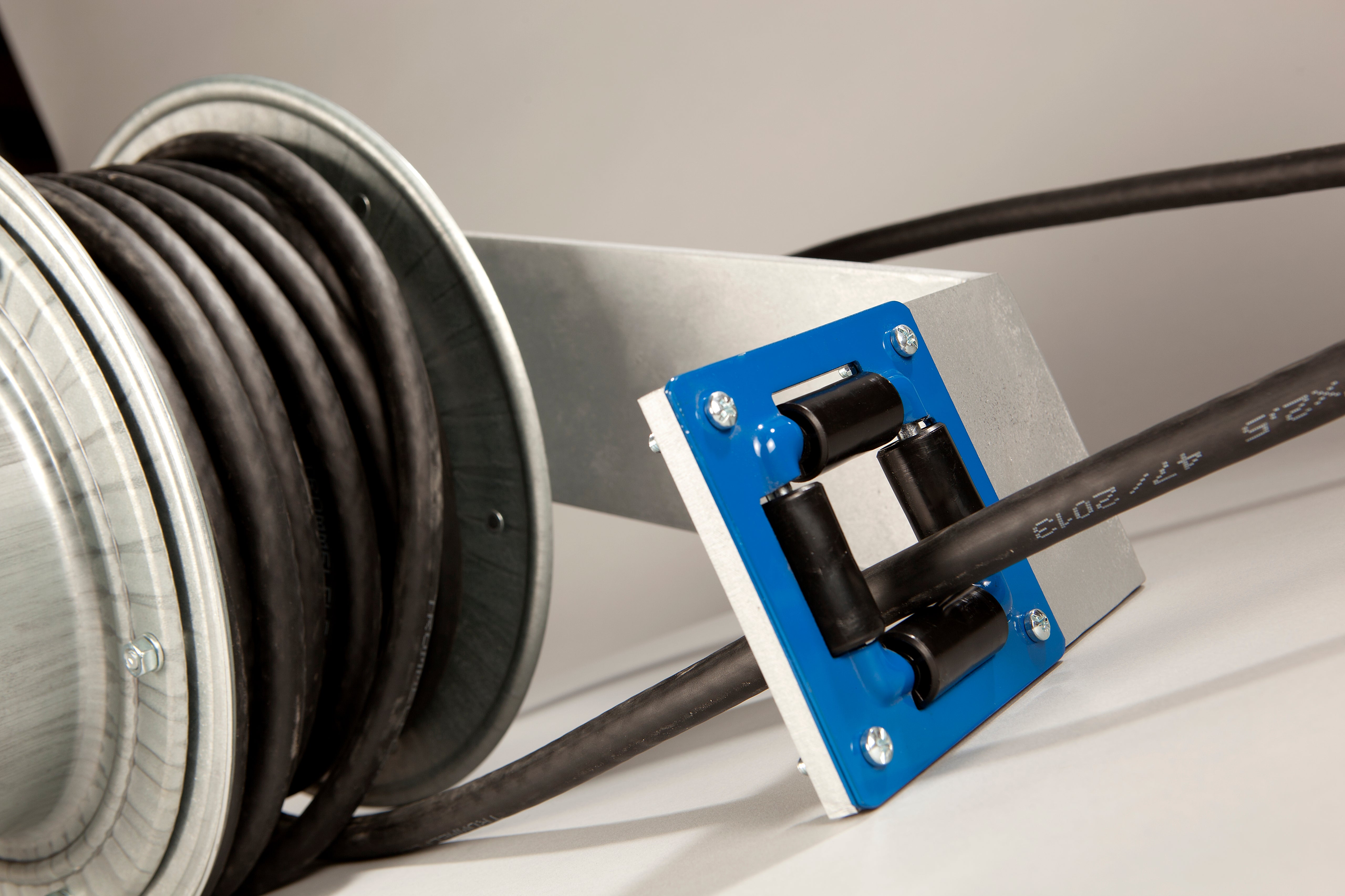 Accessories for spring operated cable reeling drums